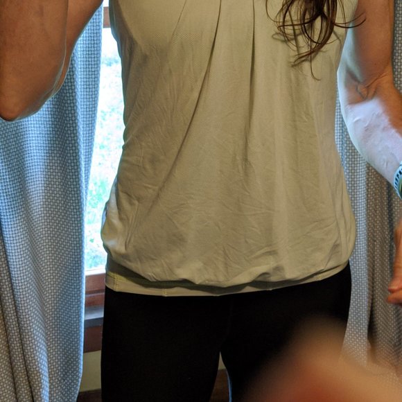 Lululemon Flow and Go Size 4 - Picture 6 of 8